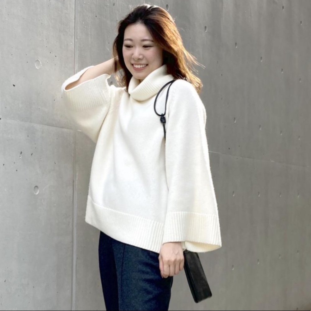 Theory Airy Turtleneck Wool Alpaca Blend Ivory M